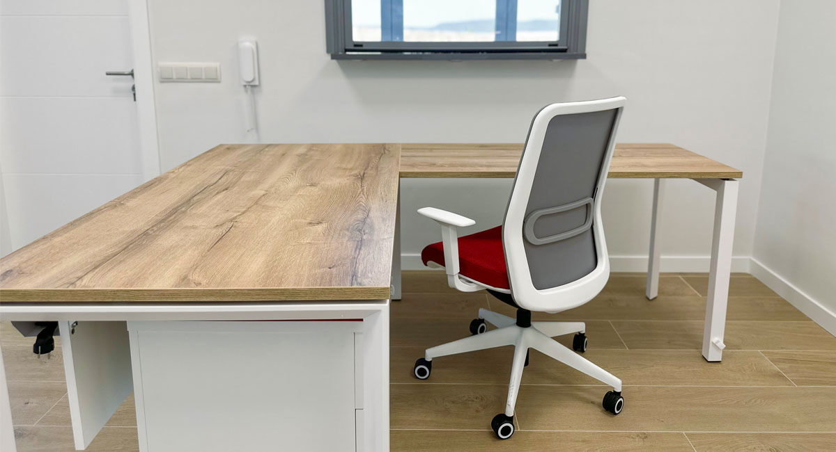 Instal·lacions amb taules STAR i ECO i cadires BOLD, SHIFT i HOWDY. detalle:15